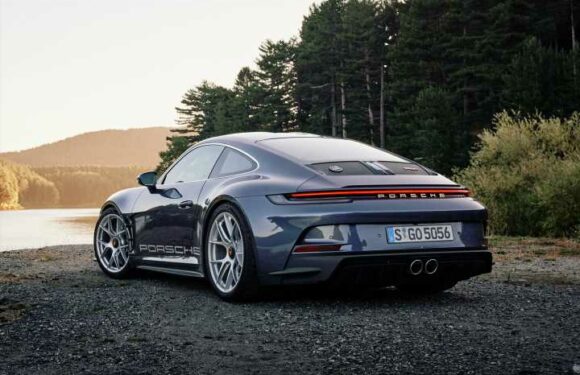 2023 Porsche 911 S/T | PH Review