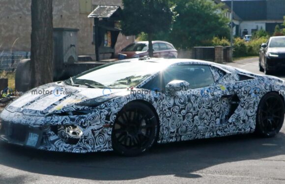 2025 Lamborghini Huracan Hybrid Successor Spied With Funky Hexagonal Lights