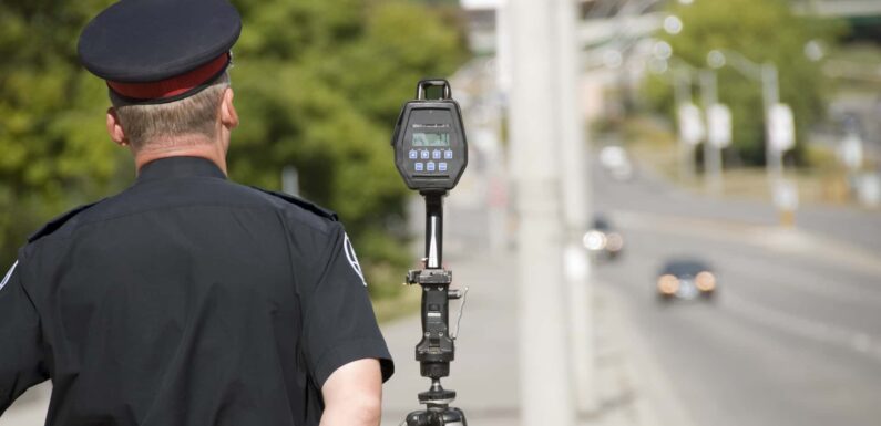 Man Wins $50k Lawsuit Against Police For Warning Drivers About Speed Trap
