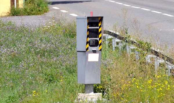 New cameras that fine drivers for harsh braking could be rolled out across UK