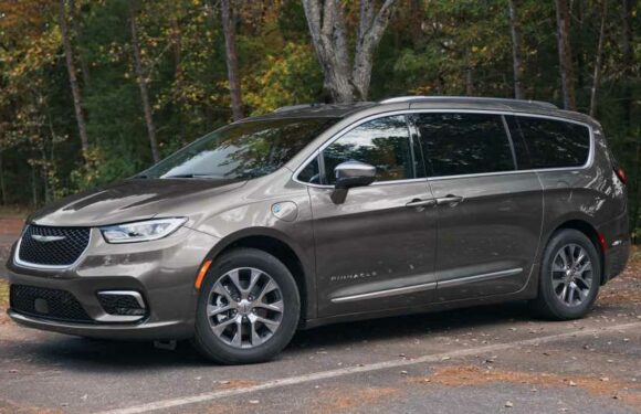 US: Stellantis Excels In PHEV Segment In Q3 2023