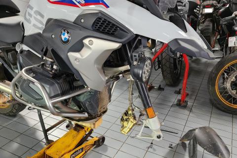 Faced an unexpected hurdle ahead of my 7,000 km trip on my BMW R1250GS