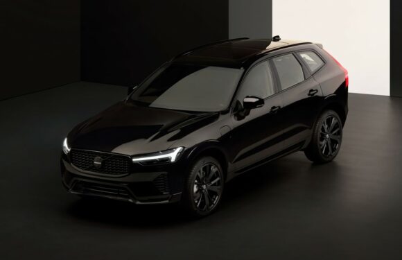 New Volvo XC60 Black Edition turns to the dark side