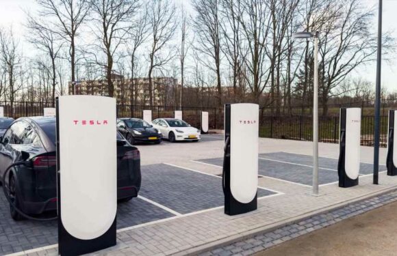 Tesla V4 Supercharger Adds 40% Battery Range In 10 Minutes