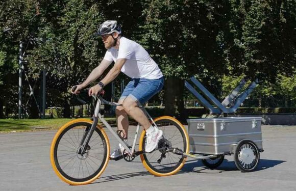 This New Bike Trailer Has Two Motors To Lighten Your Load